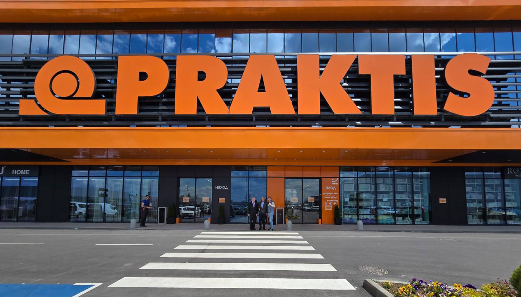 Organizzazione Orlandelli feiert das Debüt von PRAKTIS in der Welt der Pflanzen und Blumen