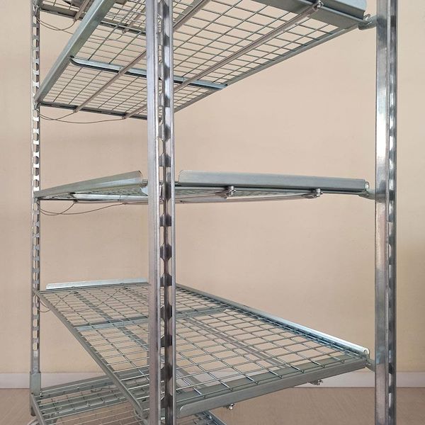 Carrello a griglia con kit luci LED per microgreens