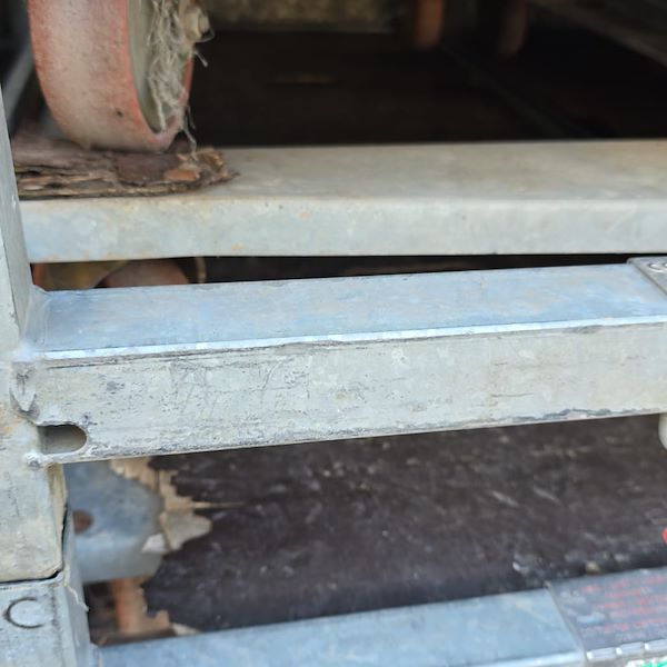 Alcune foto indicative dei carrelli idonei allA ROTTAMAZIONE