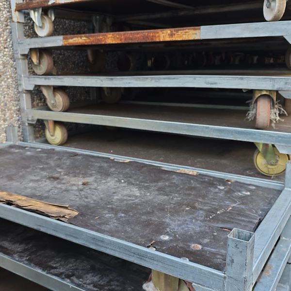 Alcune foto indicative dei carrelli idonei allA ROTTAMAZIONE