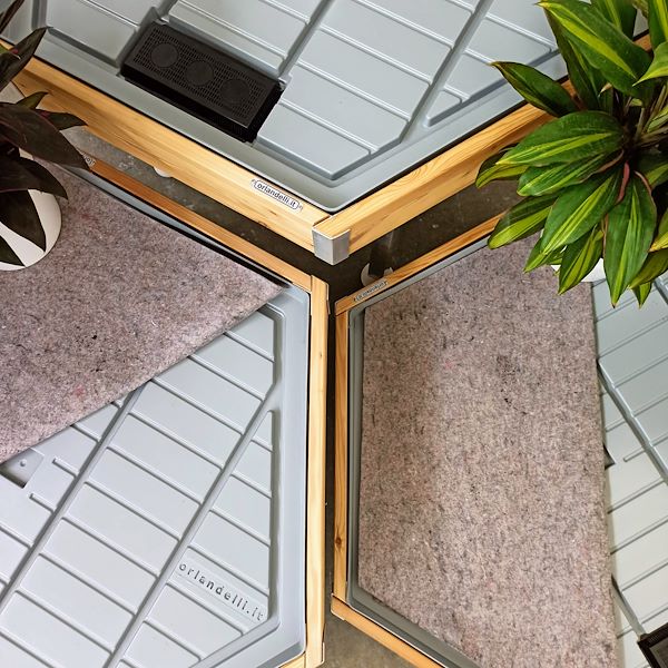 Mesa hexagonal en madera linea amor