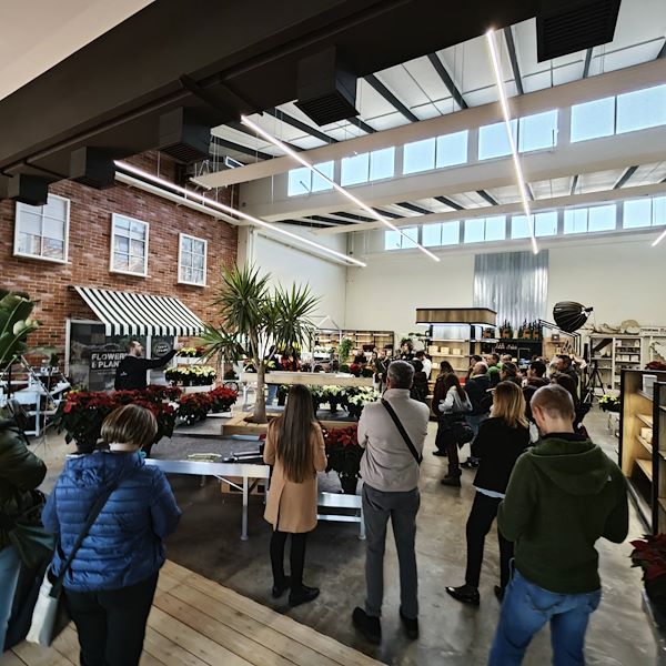 Orlandelli presents the new shopfitting concept for the wrapping area of plants and flowers