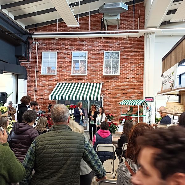 Organizzazione Orlandelli presenta il nuovo concept d'arredo per l'area confezionamento di piante e fiori