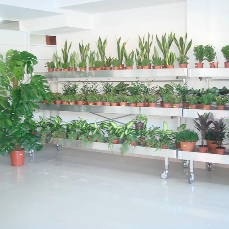 مقعد من الألومنيوم بثلاث أرفف