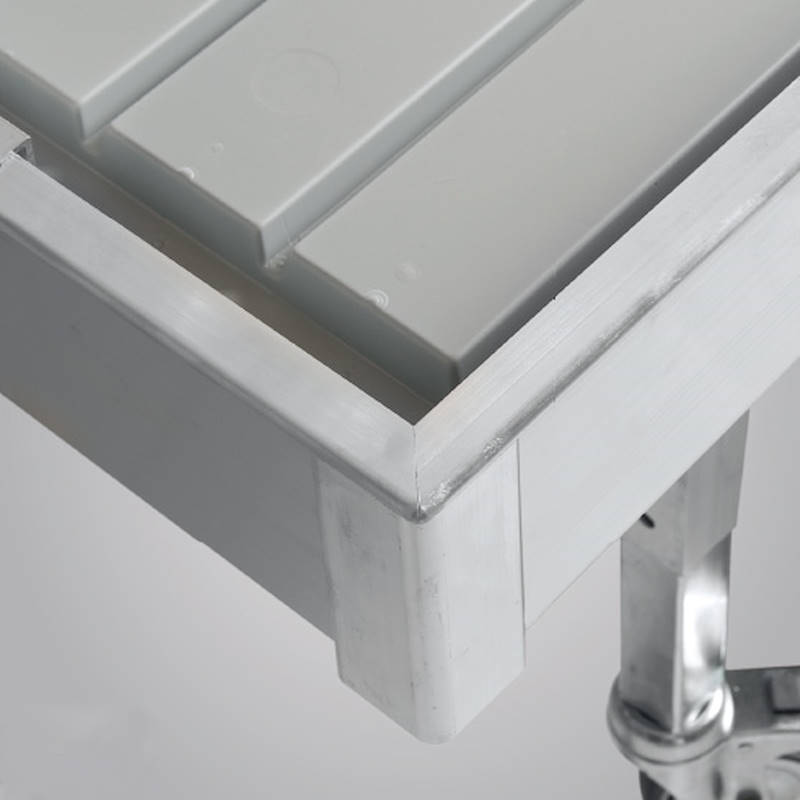Ready-to-assemble fixed water tables in aluminum on wheels