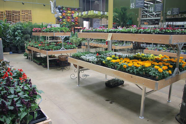 El mobiliario AMOR rediseña la zona de plantas y flores de “Urban Hardware”