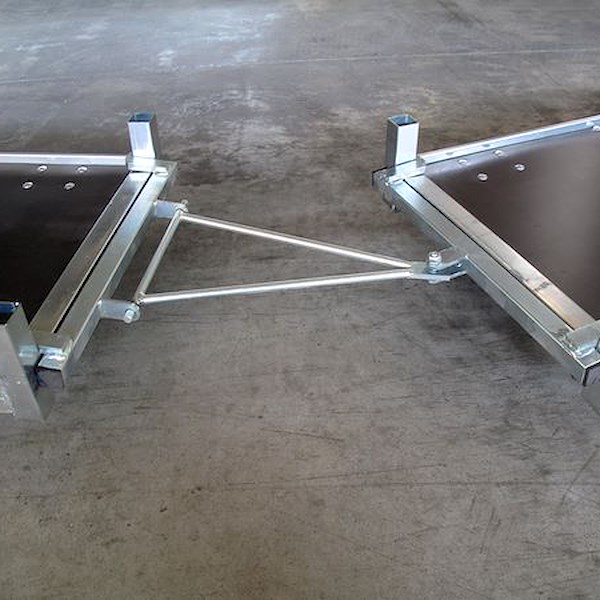 Hook for coupling drawbar for unistandard carts